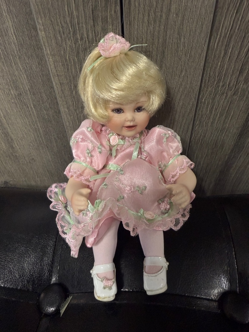 Vintage Marie Osmond Tiny Tots Baby Queen Elizabeth Rose Bud Porcelain Doll 2006 - Picture 1 of 8